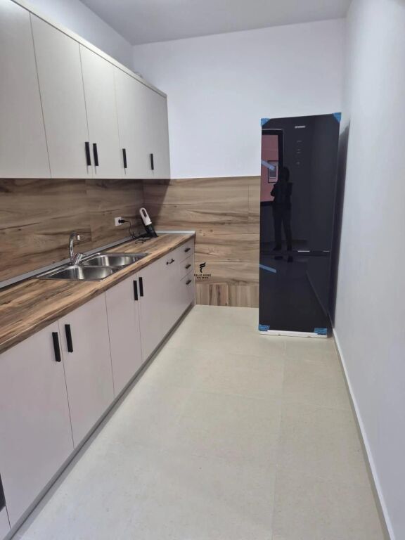 In affitto 2+1+2+parcheggio VIA ELBASANIT 85.000 lek