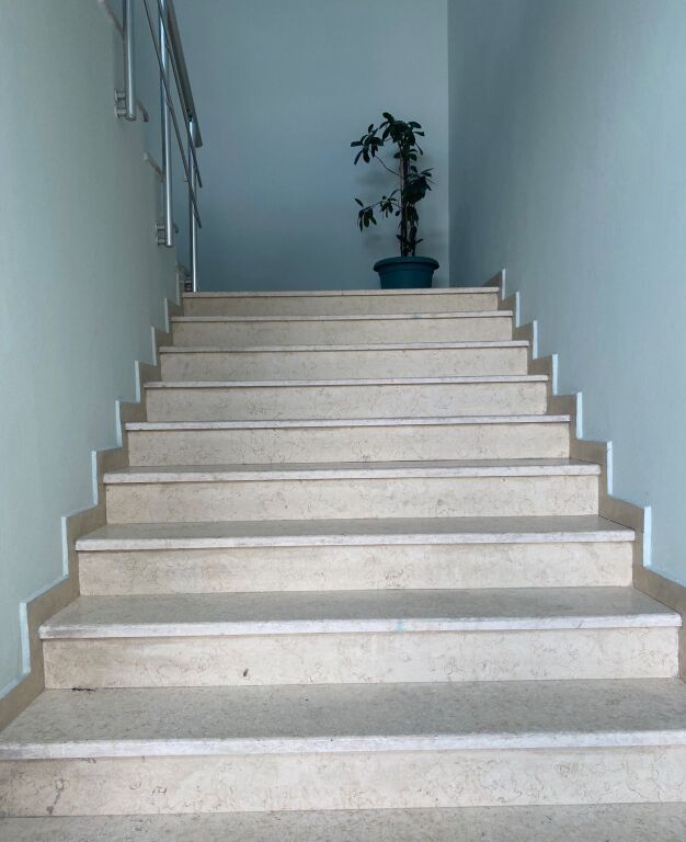 Qera | Ambjent Biznesi | Rruga Dritan Hoxha | 750 €/muaj