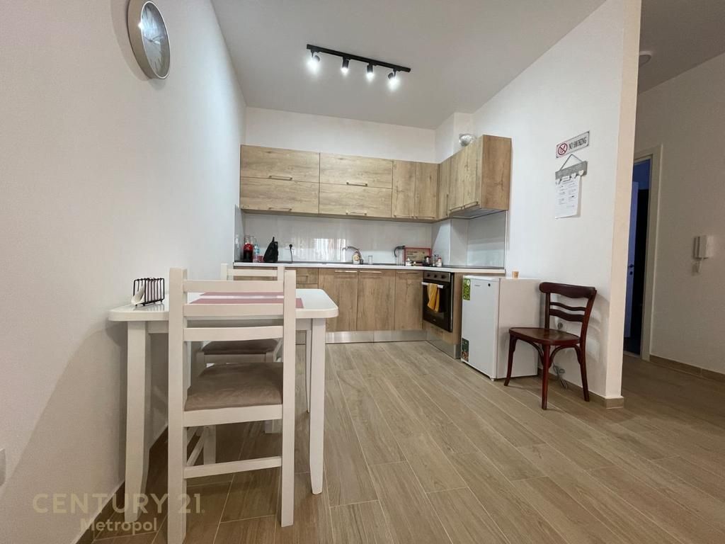 BNB BUSINESS FOR SALE, RRUGA E BARRIKADAVE! 1 € 3,500,000 Lekë