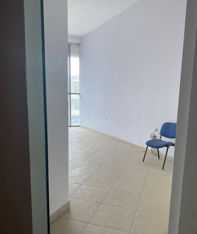 Qera | Ambjent Biznesi | Rruga Dritan Hoxha | 750 €/muaj