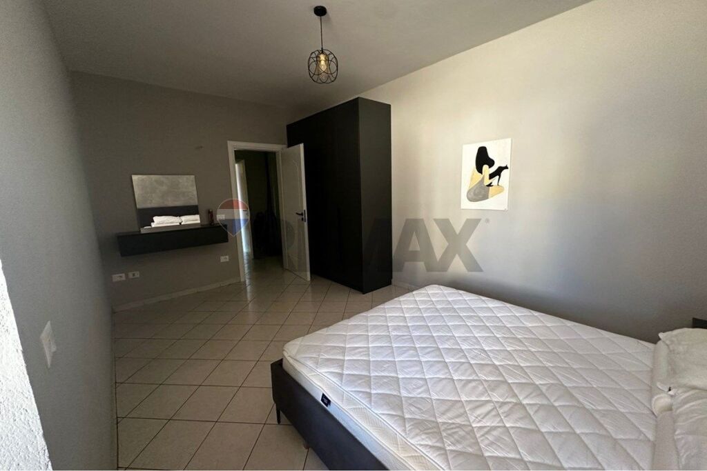🏡 VILË ME QIRA VJETORE – PËRBALLË MARINA BAY, VLORË!