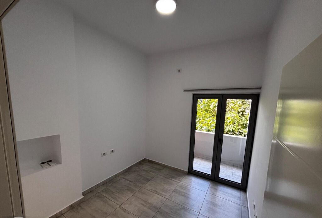 Qera | Ambjent Biznesi | Medreseja | 600 €/muaj