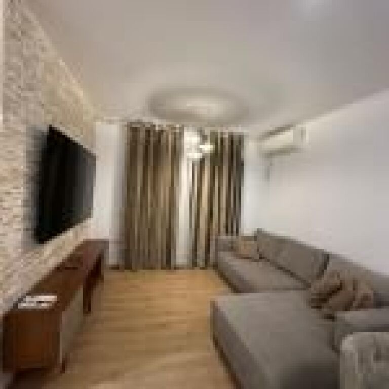 Apartament 2+1 i Mobiluar për Shitje pranë Square 21, Tiranë