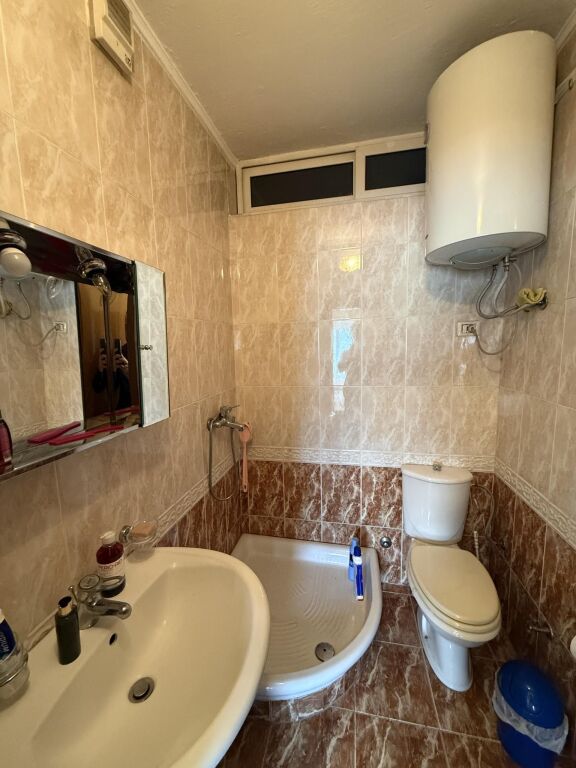 Tek Shallvaret Perballe Taiwanit Shitet Apartament 2+1 Me Lokacion Perfekt!