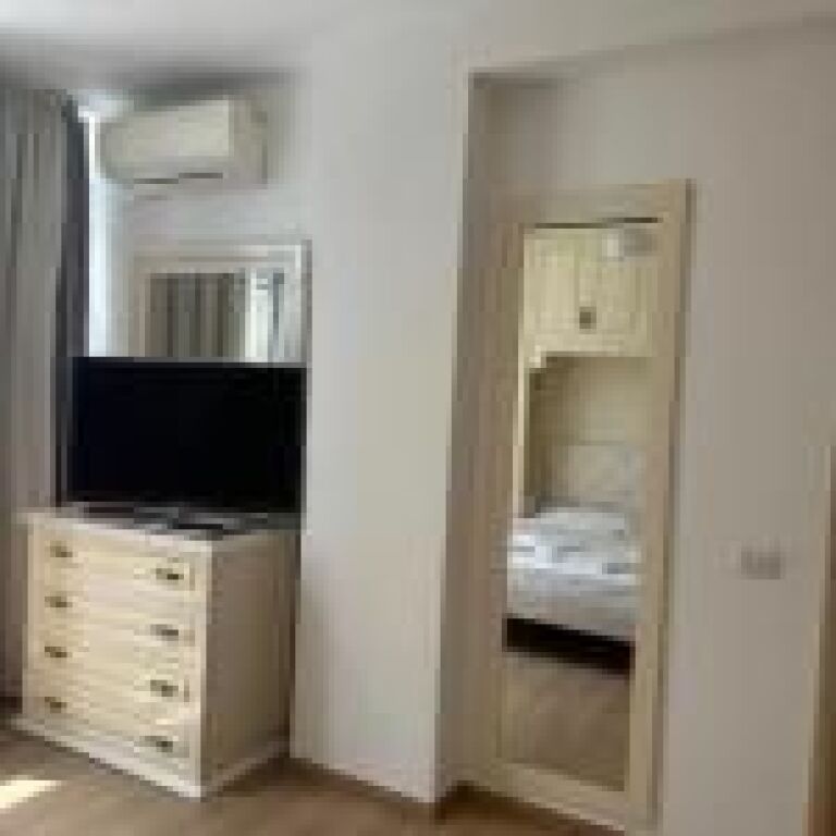 Apartament 2+1 i Mobiluar për Shitje pranë Square 21, Tiranë