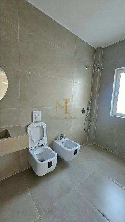 SHITET APARTAMENT 3+1+3 ME PAMJE DETI- NË ILIRIA, PLAZH!