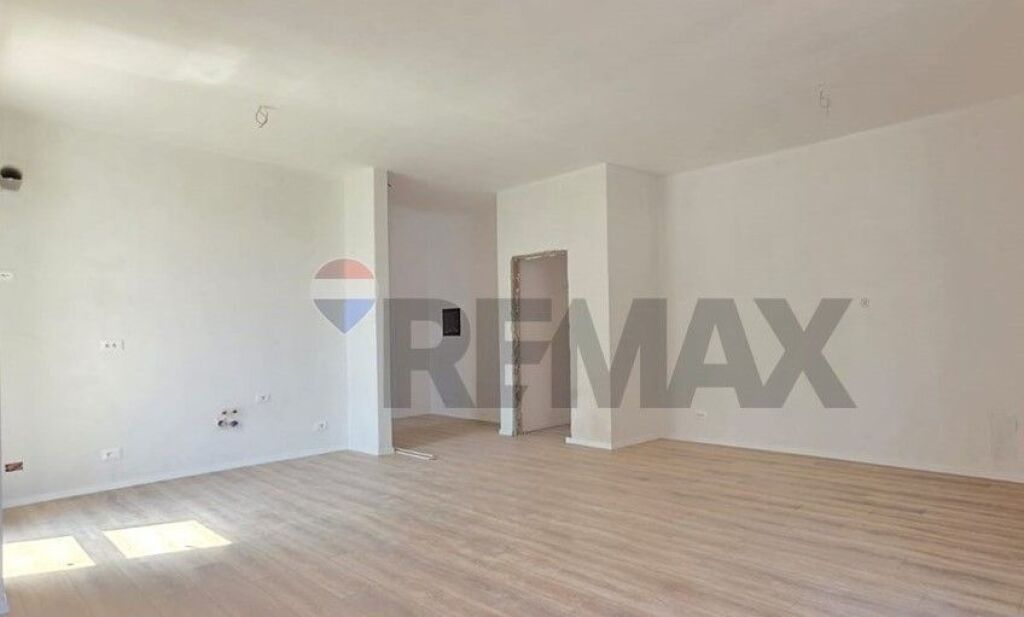 Per Shitje apartament 2+1 dhe 2 poste parkimi te residenca Tulipan.  ID: 530191006-1218