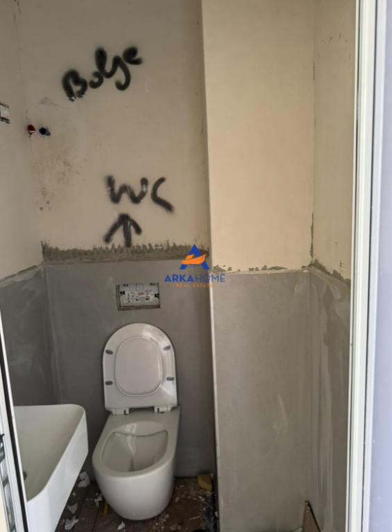 NEGOZIO IN AFFITTO 24 M2 "JORDAN MISJA" 500 EURO