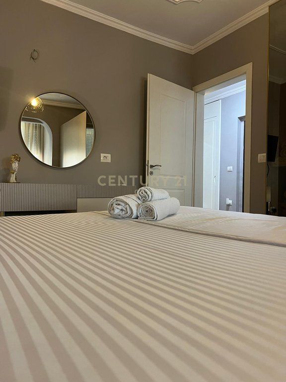 APARTAMENT 1+1 PER QERA TEK RRUGA E DURRESIT 700 € /Muaj 65,000 Lekë /Muaj