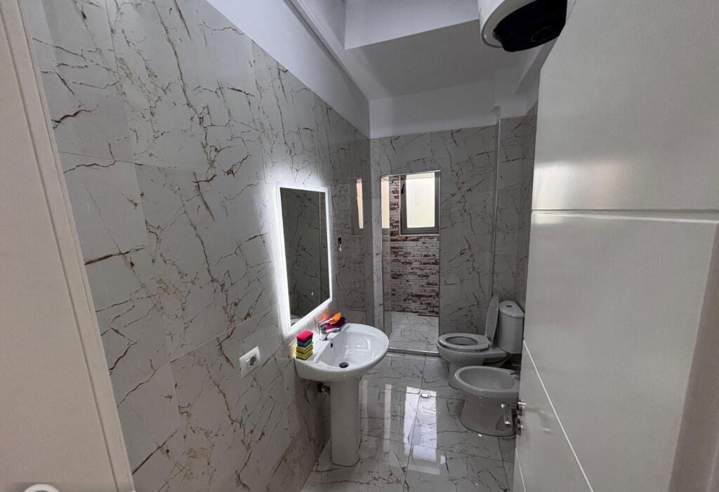 Qera | Ambjent Biznesi | Medreseja | 600 €/muaj