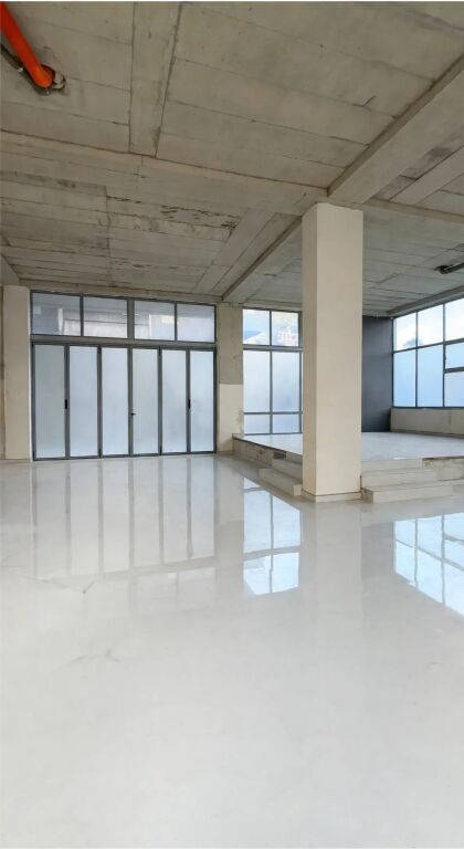 🏢Shitet ambient komercial prane Lake View Residence te Liqeni🔔