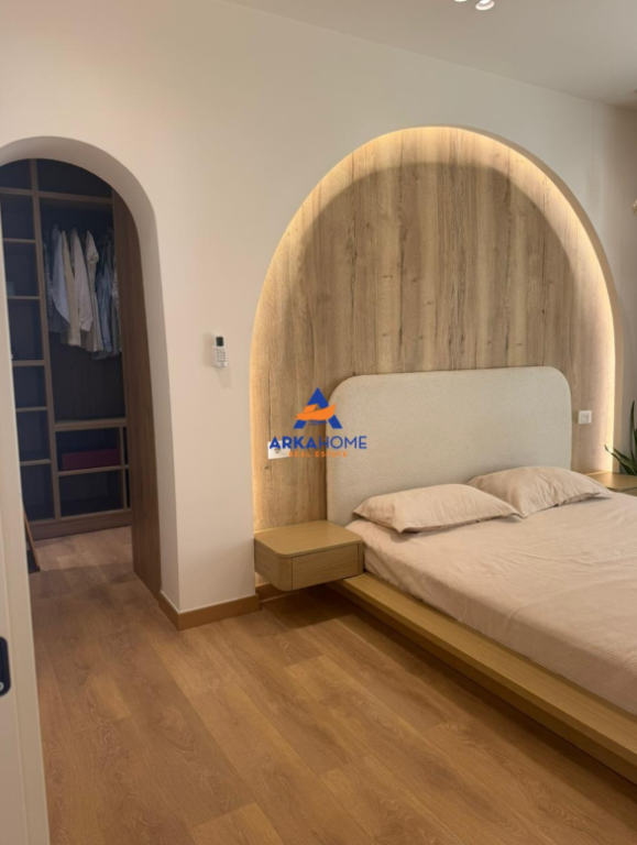 SHITET VILE 1 KATËSHE ME PISHINË 410M2 "UNAZA E PASKUQANIT, PASKUQAN" 480.000 EURO
