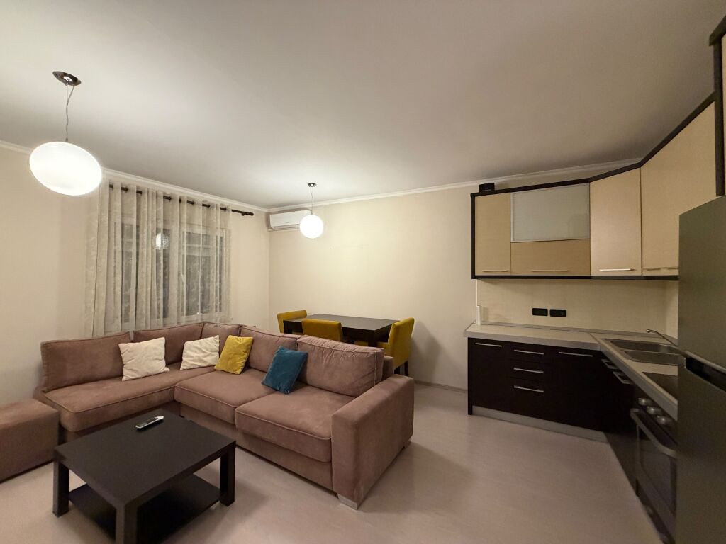 MYSLYM SHYRI, APARTAMENT 2+1 PER QIRA