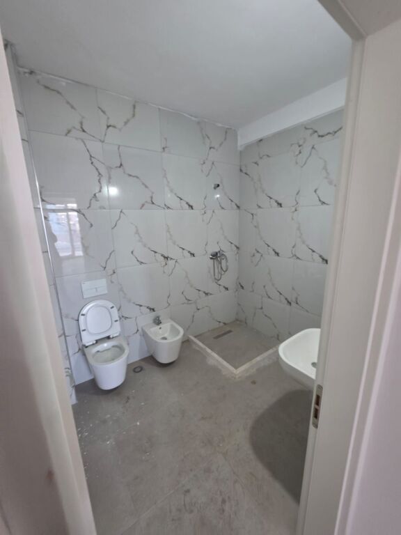 Super appartamento 1+1 in affitto con balcone in via Dibra F ID 5829