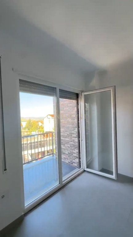 SHITET APARTAMENT 1+1 ME VERANDE NE INSTITUT astoria152223