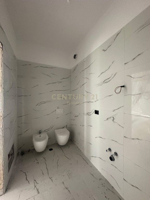 Apartament 1+1 per shitje tek Gjiri Lalzit !