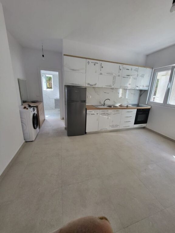 APARTAMENT 1+1 35,000 LEKE QYTET STUDENTI