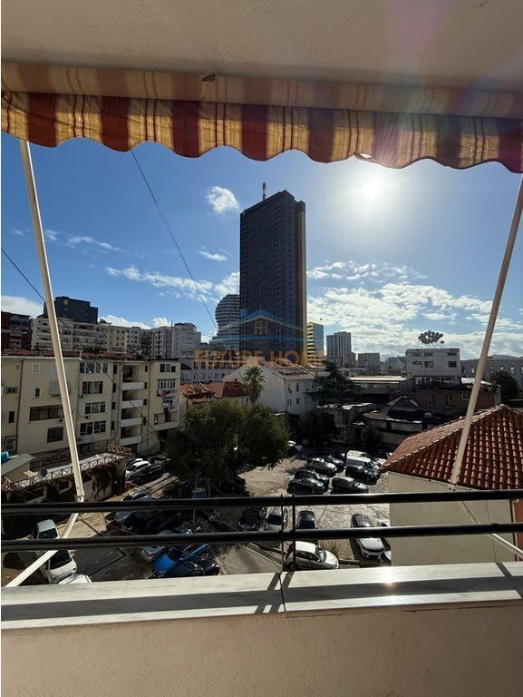 Rent 2+1+2, Zogu i Parë Boulevard, Tirana