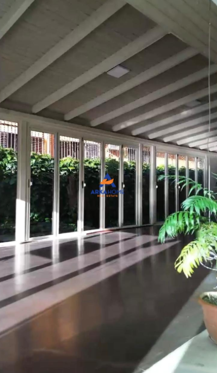 SHOP FOR SALE 216M2 "NEAR THE AMERICAN EMBASSY" 649.500 EURO