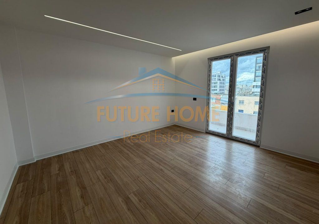 Shitet, Apartament 1+1, Ish-Tregu Elektrik, Tiranë
