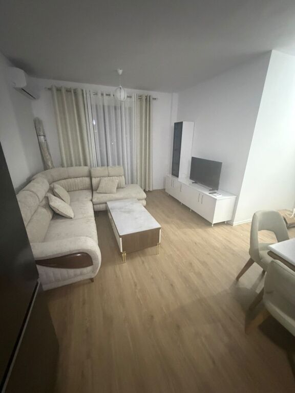 🏡 APPARTAMENTO 2+1 IN AFFITTO A 5 MAJI!  📍 Posizione: Via 5 Maji, Tirana