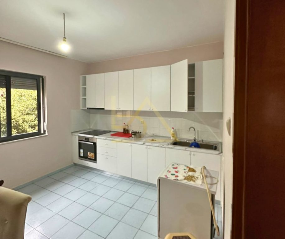 SHITET VILË 3-KATËSHE – FRESK, TIRANË