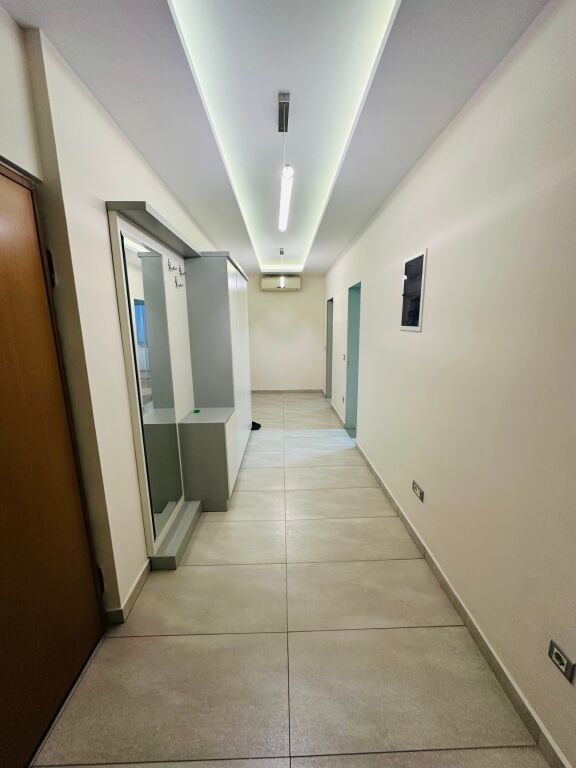 Jepet Me Qera Apartament 2+1+2 Tualete +2 Ballkone