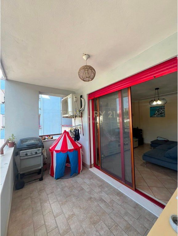 Shesim Apartament 2+1+2+3 ballkone në Lagjen Nr. 1, Durrës