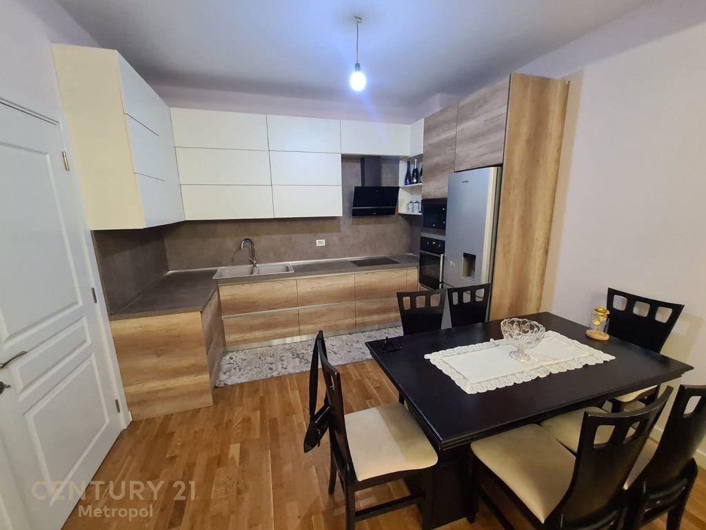 APARTAMENTI 2+1 TEK RRUGA E KAVAJES!