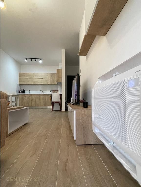 BNB BUSINESS FOR SALE, RRUGA E BARRIKADAVE! 1 € 3,500,000 Lekë