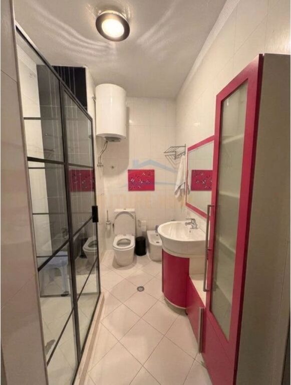 For rent, 2+1 apartment, Barrikadave Street, Tirana