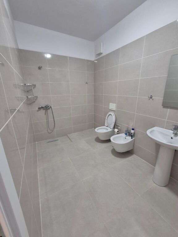 Affitto | Apartament 2 + 1 | Rruga e Elbasanit | 850 €/mese