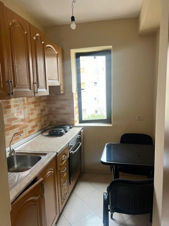 Appartamento 1+1 in Affitto – Via Fortuzi (Vicino al Centro di Tirana) !