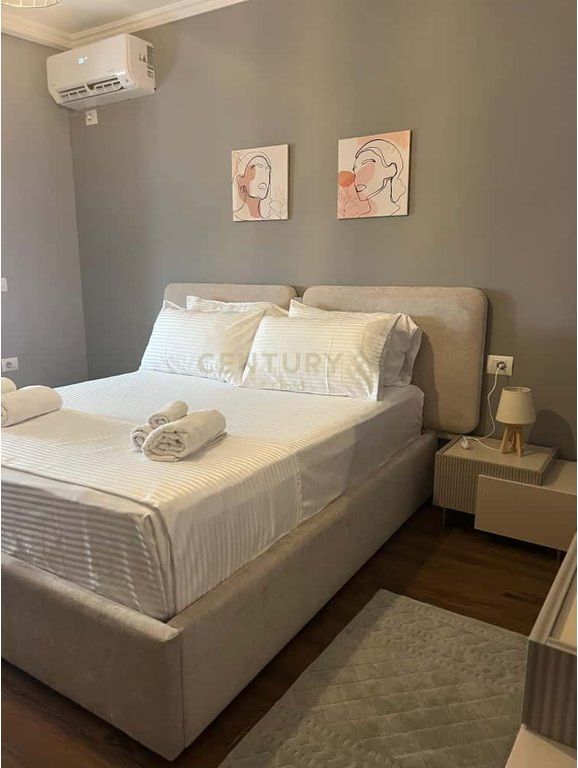 APARTAMENT 1+1 PER QERA TEK RRUGA E DURRESIT 700 € /Muaj 65,000 Lekë /Muaj