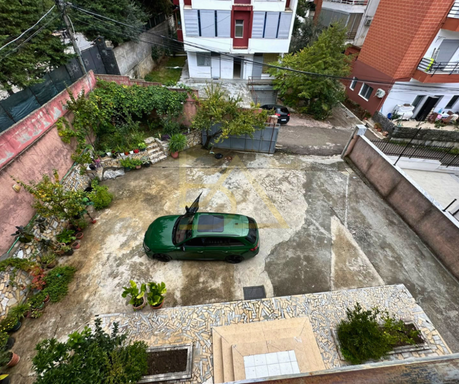 SHITET VILË 3-KATËSHE – FRESK, TIRANË