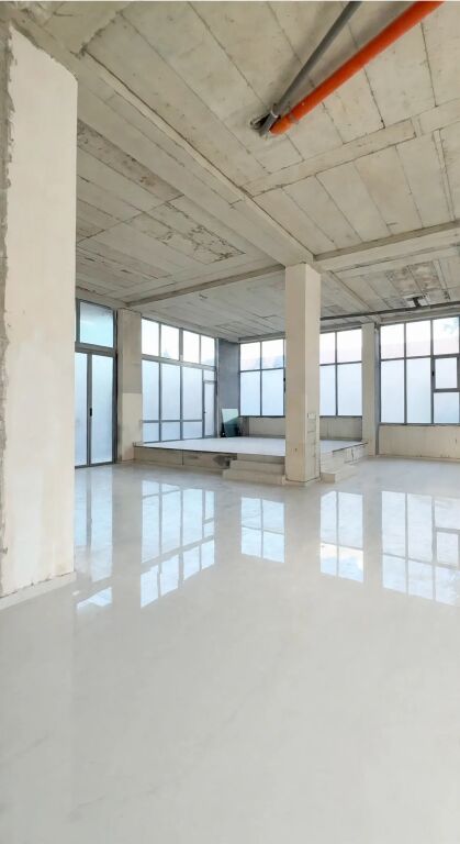 🏢Shitet ambient komercial prane Lake View Residence te Liqeni🔔