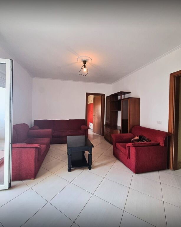 📣📍Super Lokacion. Prane fillimit te Don Boskos. 🔸️Shitet apartament 1+1 🏢Pallat i ri, me ashensor.