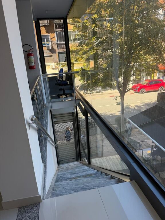 Rent | Ambjent Biznesi | Rruga e Dibrës | 2000 €/month