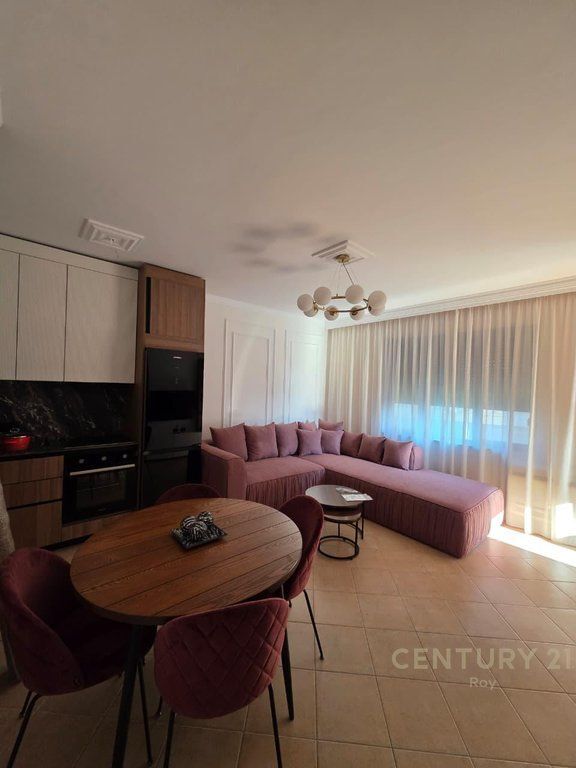 JEPET ME QERA APARTAMENT 1+1 PRANE MIAMI BEACH!