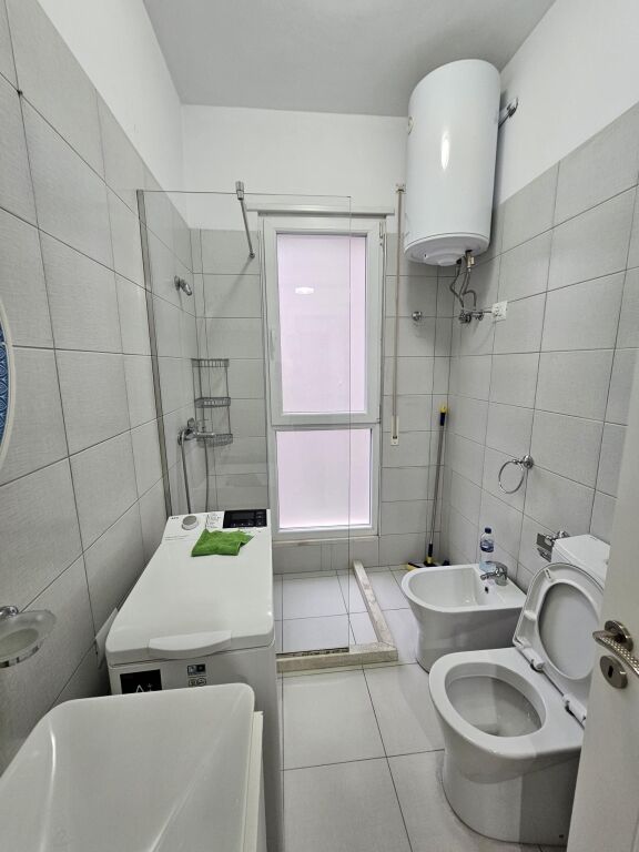 Tek Ish UET Nsharaku, Jepet Me Qira Apartament 2+1+2 I Mobiluar!