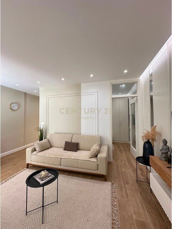 Apartament 2+1 me Oborr Privat për Shitje – San Pietro Residence, Gjiri i Lalzit 325,000 €