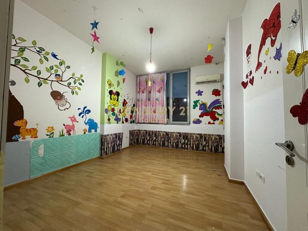 COMMERCIAL UNIT FOR RENT IN ASTIR!