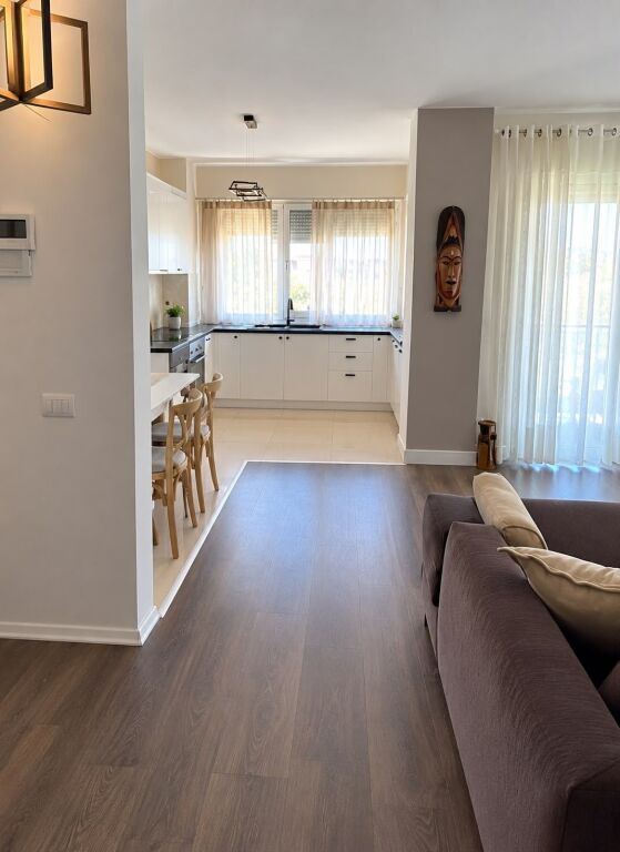 Jepet me qira apartament 2+1