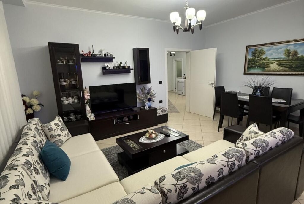 At 5 Maji, a furnished 2+1+2 apartment with a regular layout is for sale!
