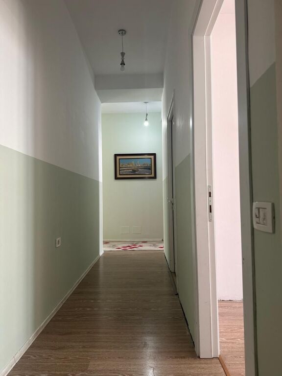 Shitet apartament 3+1+2+2 ballkone Kompleksi Magnet ne Rrugen Frosina Plaku ID 5820