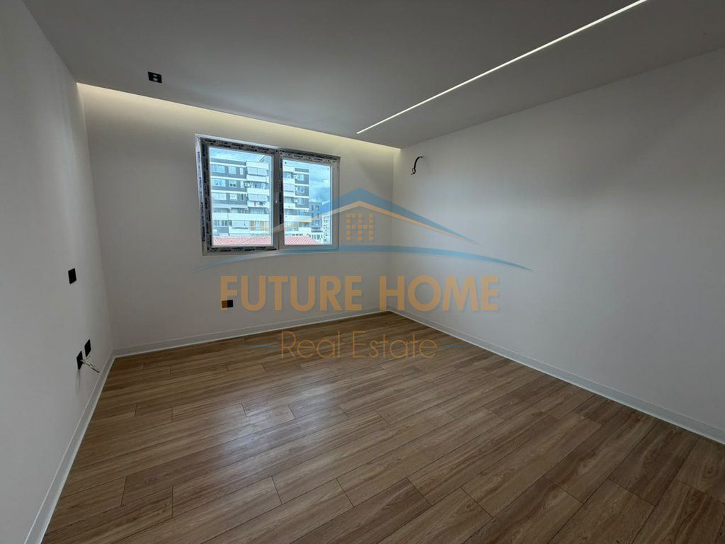 Shitet, Apartament 1+1, Ish-Tregu Elektrik, Tiranë