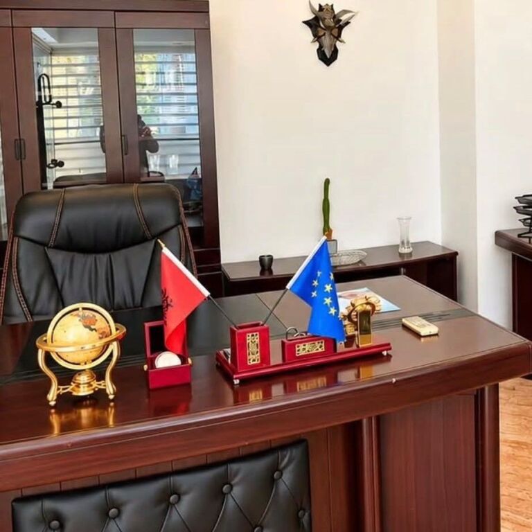 🏢✨ SHOP FOR SALE IN BLLOK – TIRANA ✨  