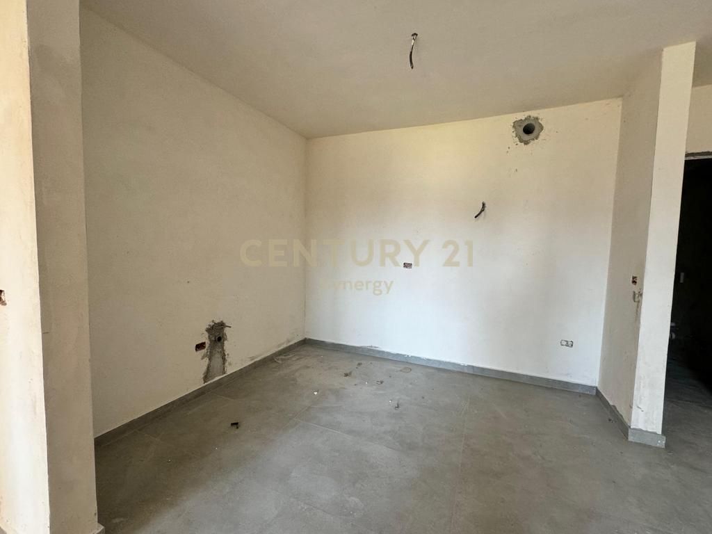 OCCASIONE 1000 EURO/M2-VENDESI APPARTAMENTO 2+1+2 A GOLEM