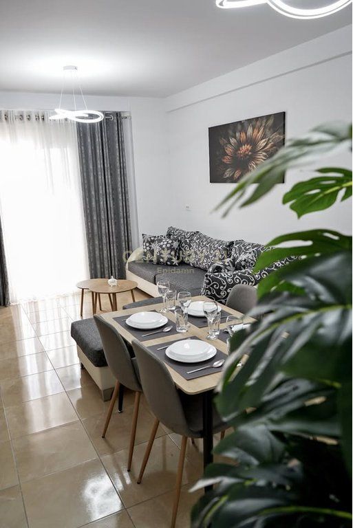 Apartament me Qera 1+1 ne Plazh Iliria!