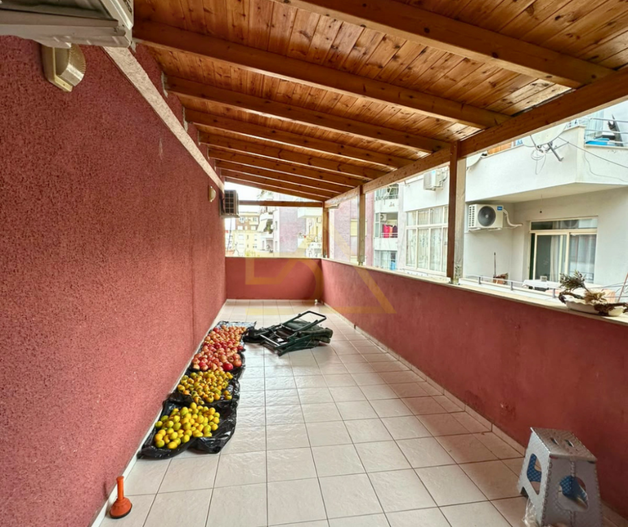 SHITET VILË 3-KATËSHE – FRESK, TIRANË